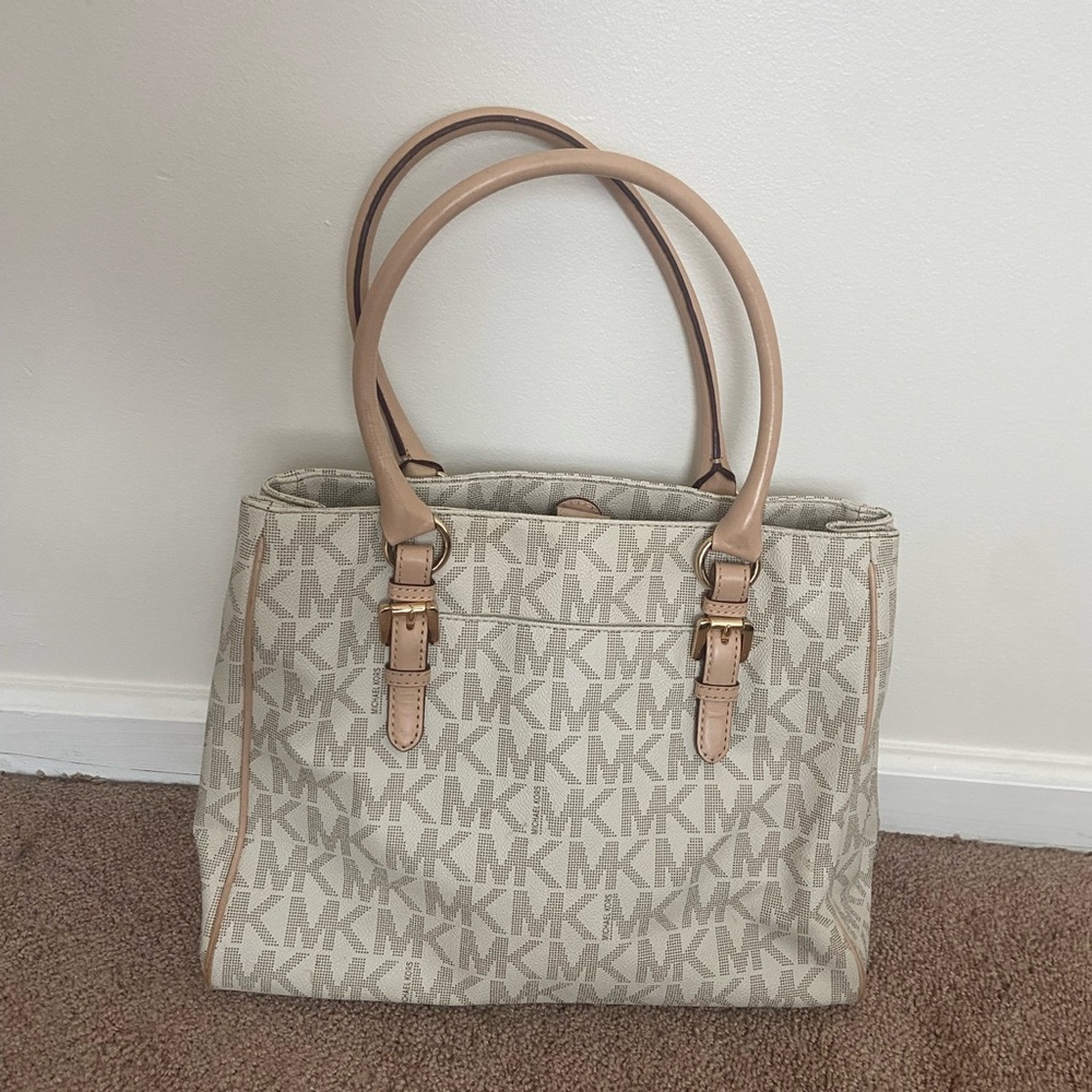 Michael Kors jet set purse